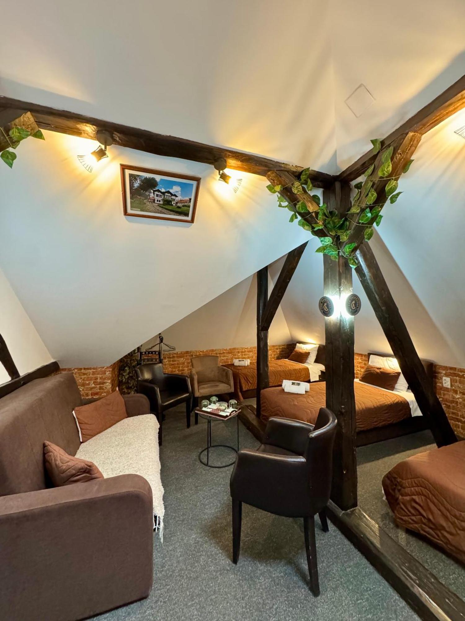 פירוט Pirocanac Rooms & Restaurant "Breakfast-Lunch-Dinner" מראה חיצוני תמונה